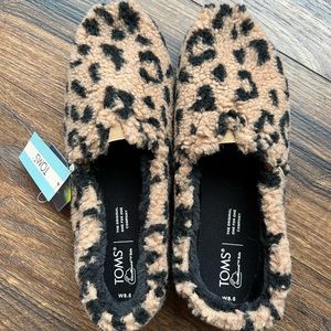 TOMS Alpargata 8.5 Color: Doe Leopard Fleece